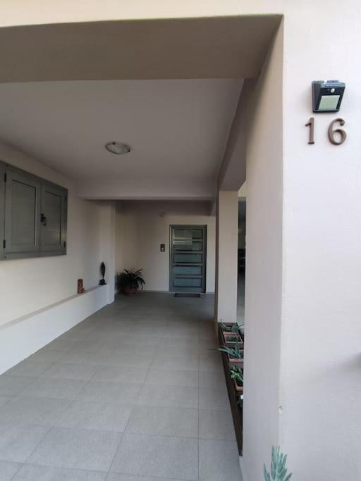 Modern Apartment Near Airport, Port & Beach Nea Alikarnassos Екстериор снимка